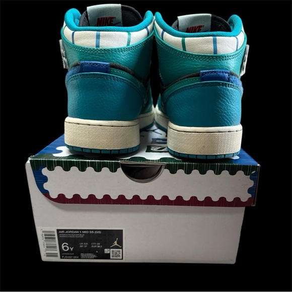 Nike Air Jordan 1 Mid GS Sneaker School “Inspired By The Greatest” Youth Size 6 - Picture 6 of 9